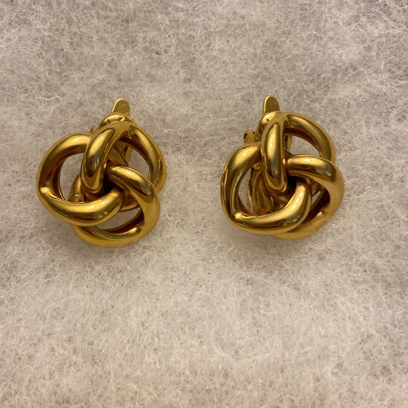 Vintage Gold Tone Love Knot Clip on Earrings - Picture 1 of 3